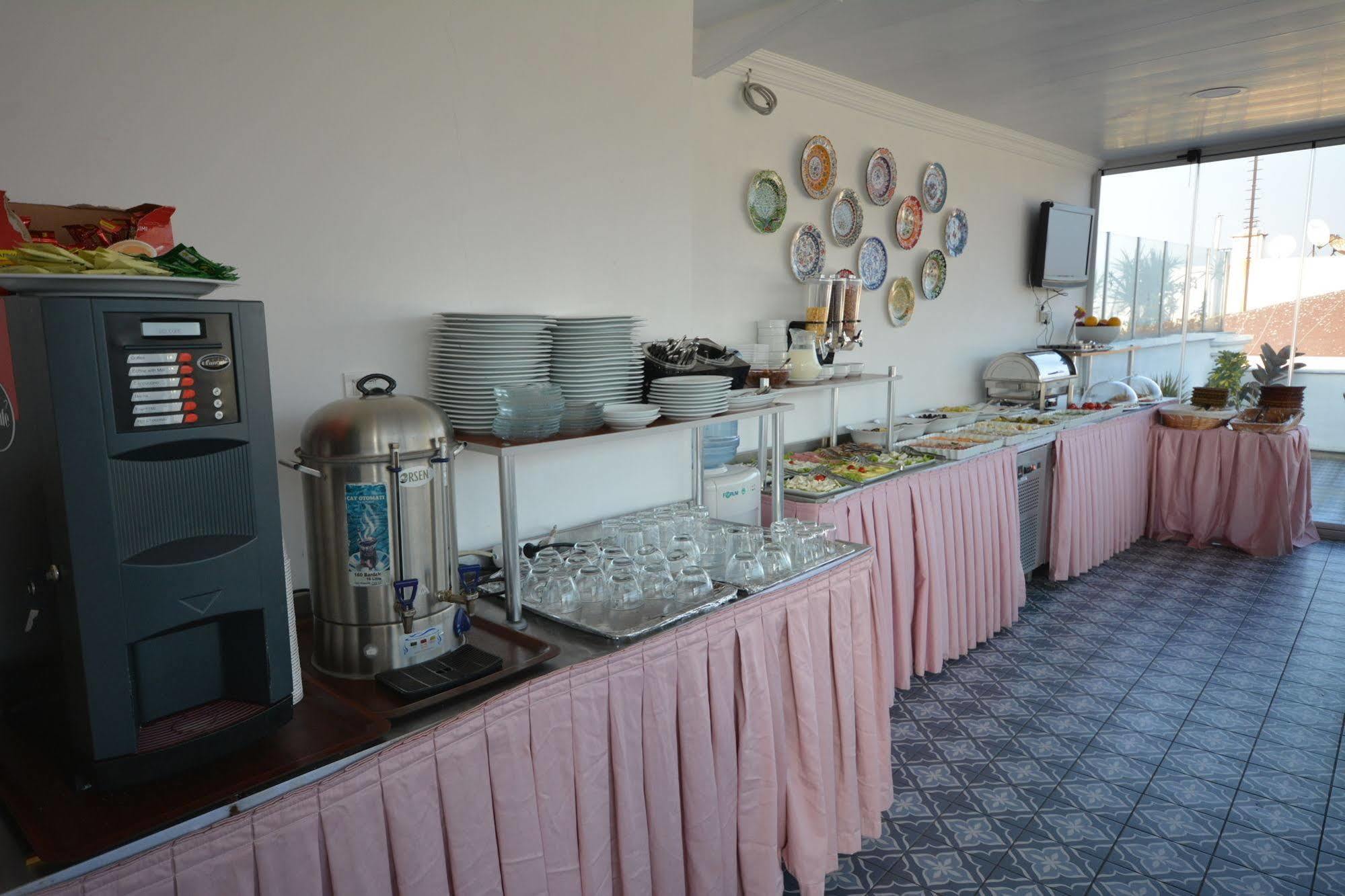 Flower Palace Hotel Istanbul Bagian luar foto